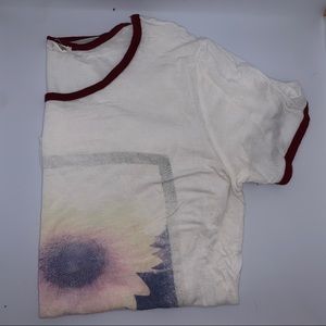 Garage graphic tee with maroon lining